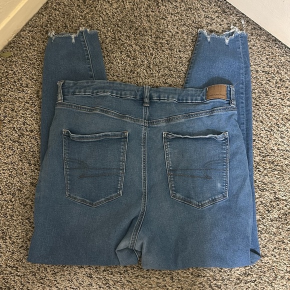 EUC AE Curvy High Rise Jegging Distressed size 18 Regular - Picture 2 of 4